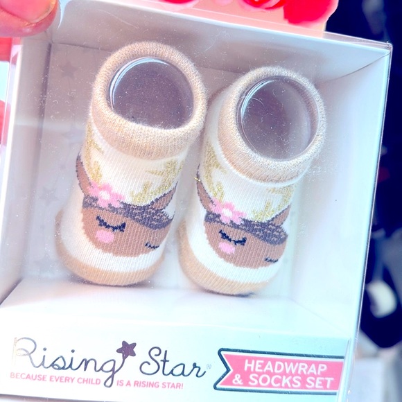 Rising Star Rudolph Headwrap Socks Christmas BABY SIZE 0-12 mos NWOT - Picture 3 of 6